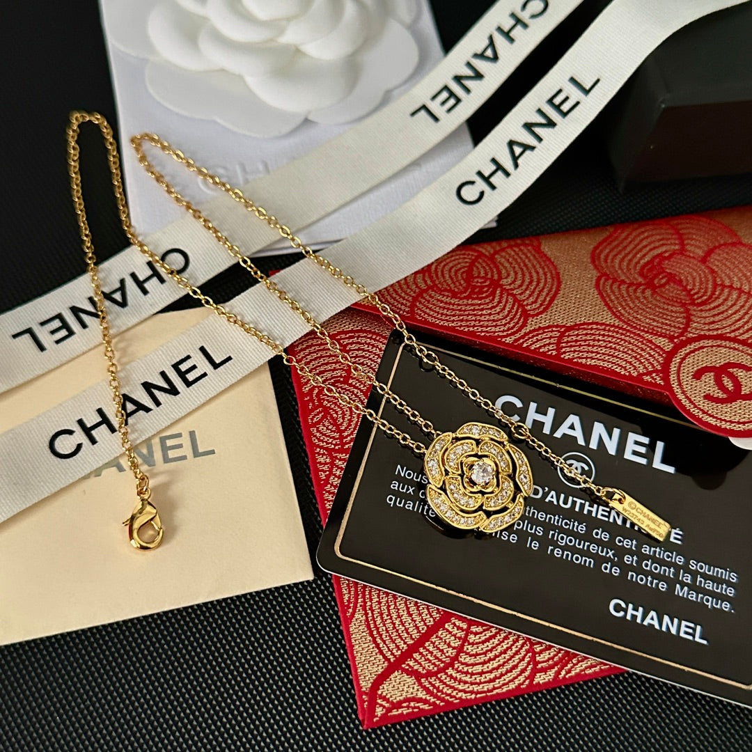 Diamond Flower Pendant Necklace mysite