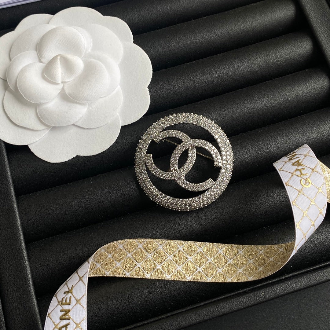 Sparkling Diamond Circle Brooch mysite
