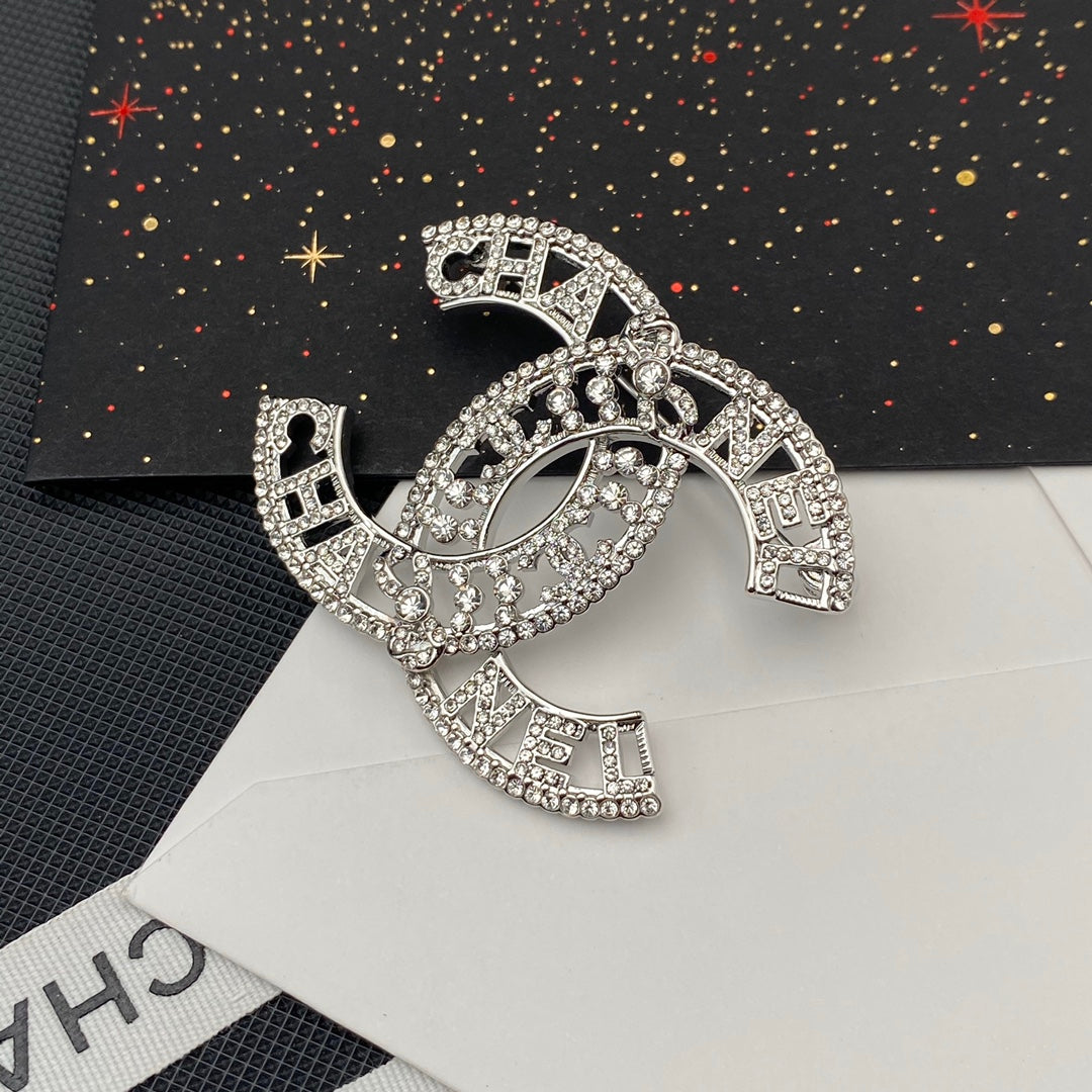 Cutout Shiny Brooch mysite