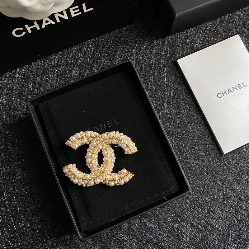 Elegant Pearl Logo Brooch mysite
