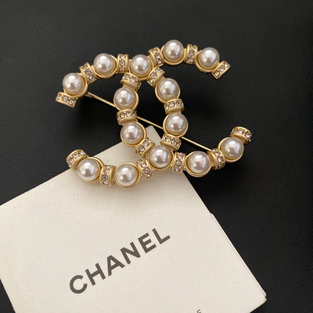 Classic Pearl Fashion Brooch mysite