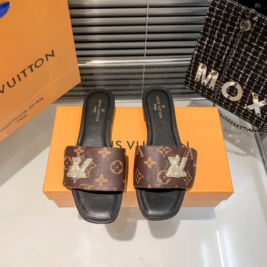 New Embossed Diamond Velcro Flat Slippers mysite