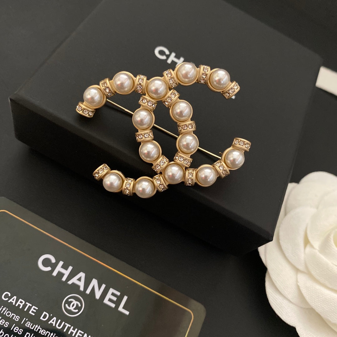 Classic Pearl Fashion Brooch mysite