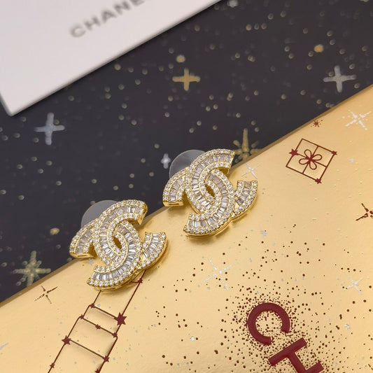 Elegant and classic women's logo earrings mysite