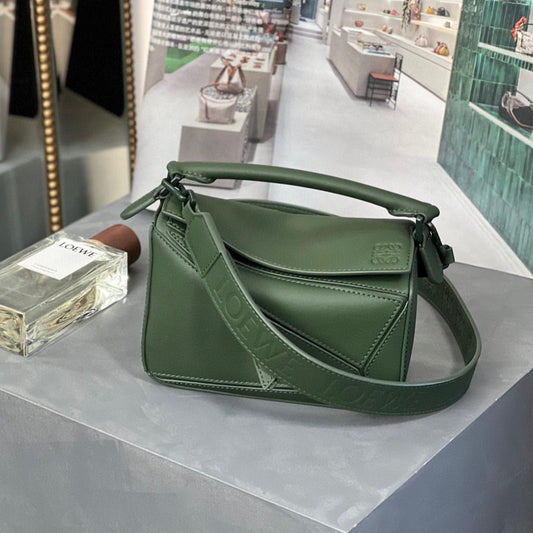 MINI PUZZLE 18CM BOTTLE GREEN CALFSKIN mysite