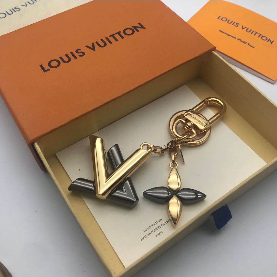 Luxury keychain mysite