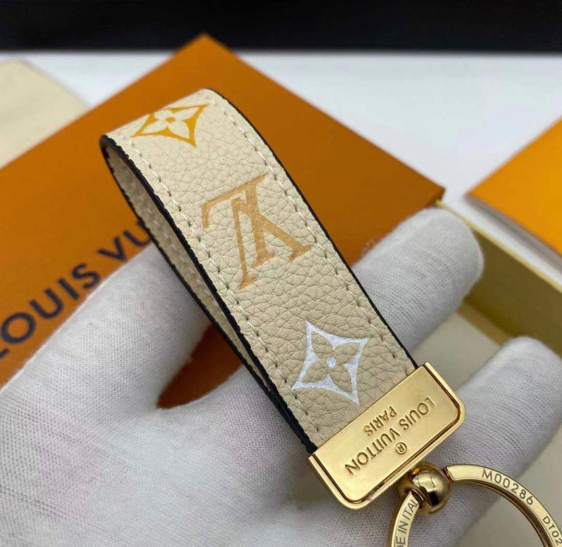Luxury keychain mysite