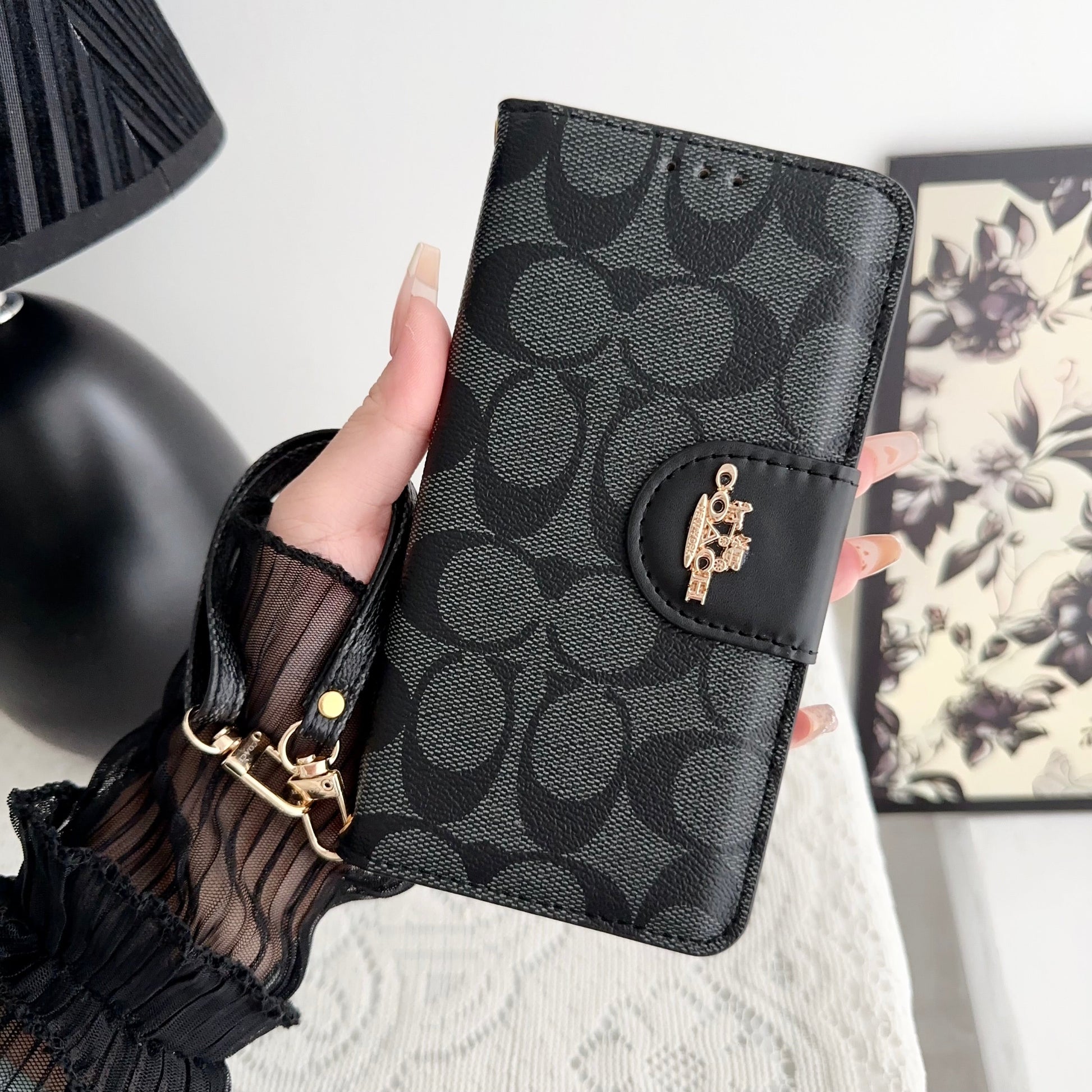 Coach iPhone Case  Leather Flip Case with Card Holder Black-PTK241622-ss mysite