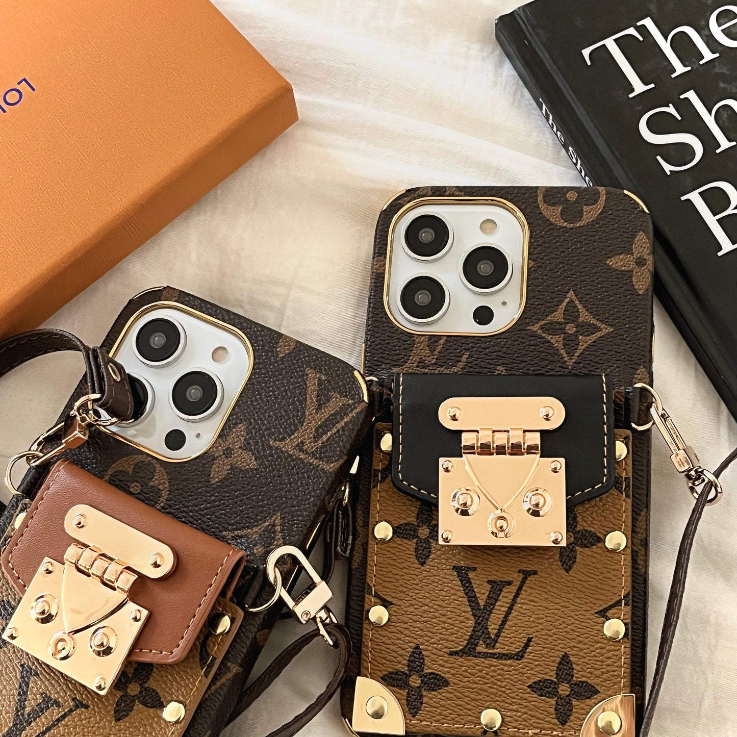 Lou Chain Leather iPhone Case mysite