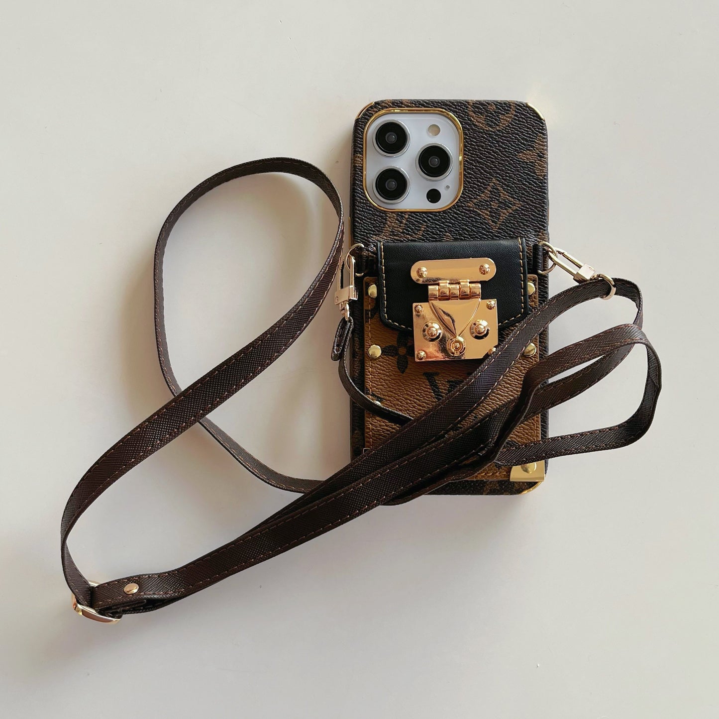 Lou Chain Leather iPhone Case mysite