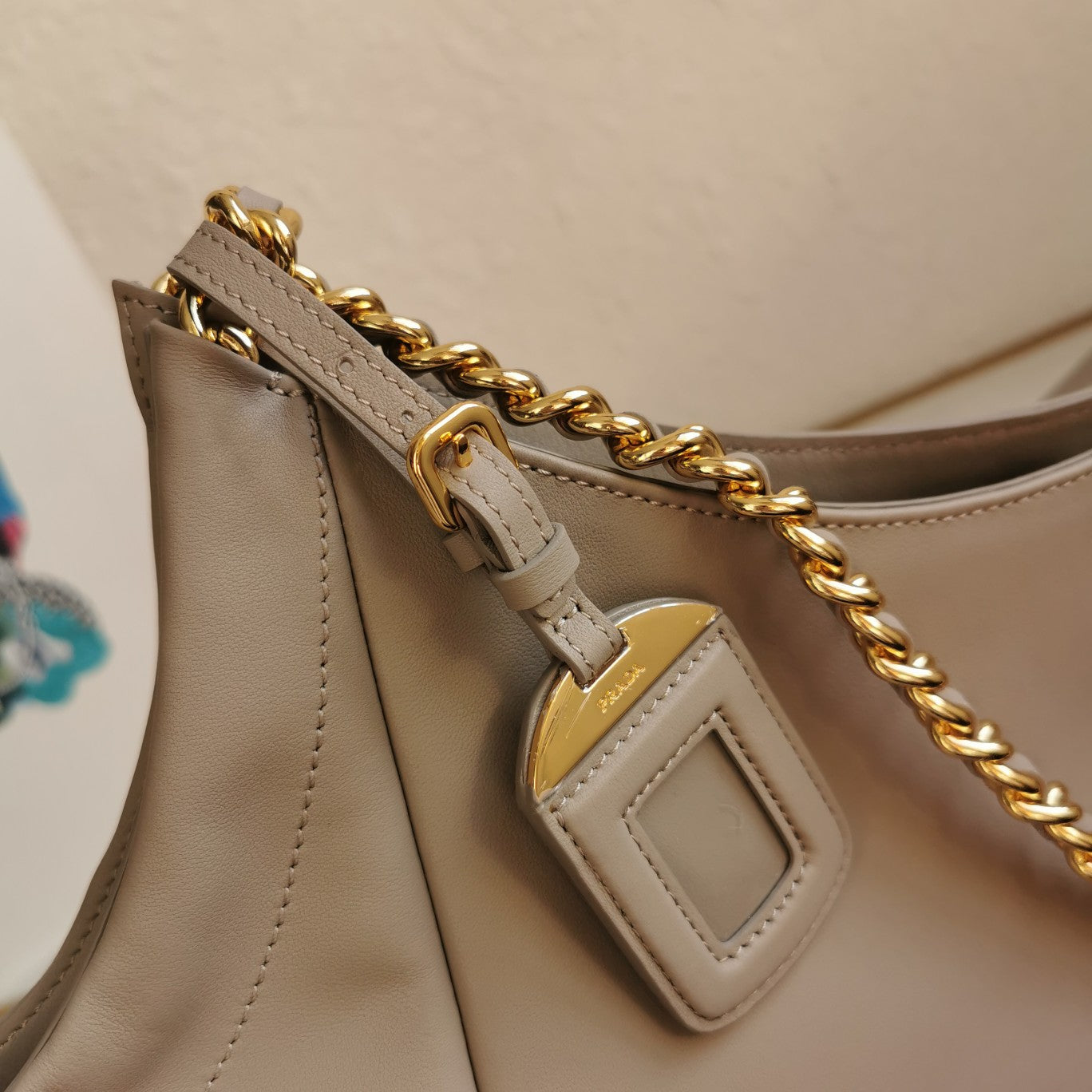 CHAIN TOTE 39 SOFT GREY CALFSKIN mysite