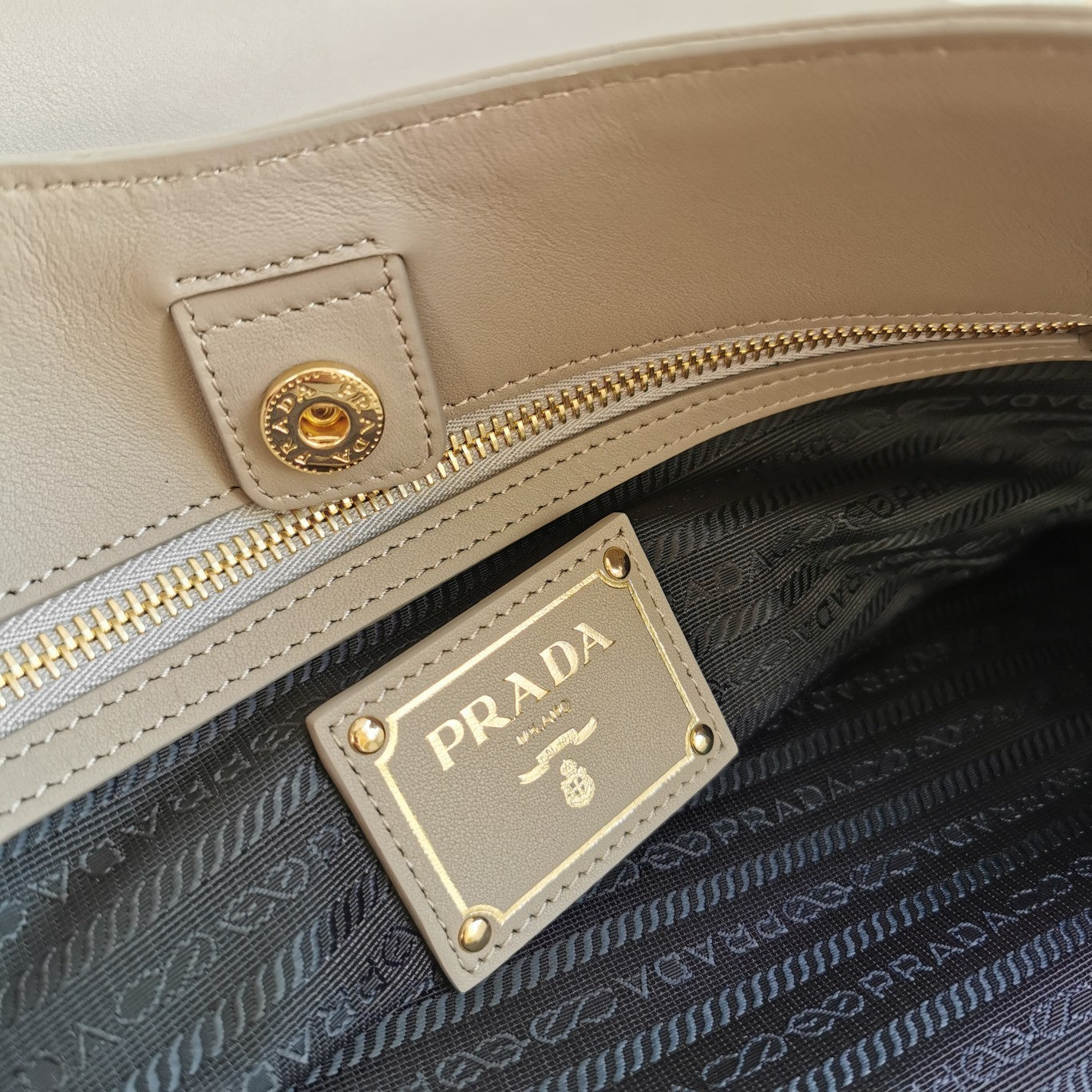 CHAIN TOTE 39 SOFT GREY CALFSKIN mysite