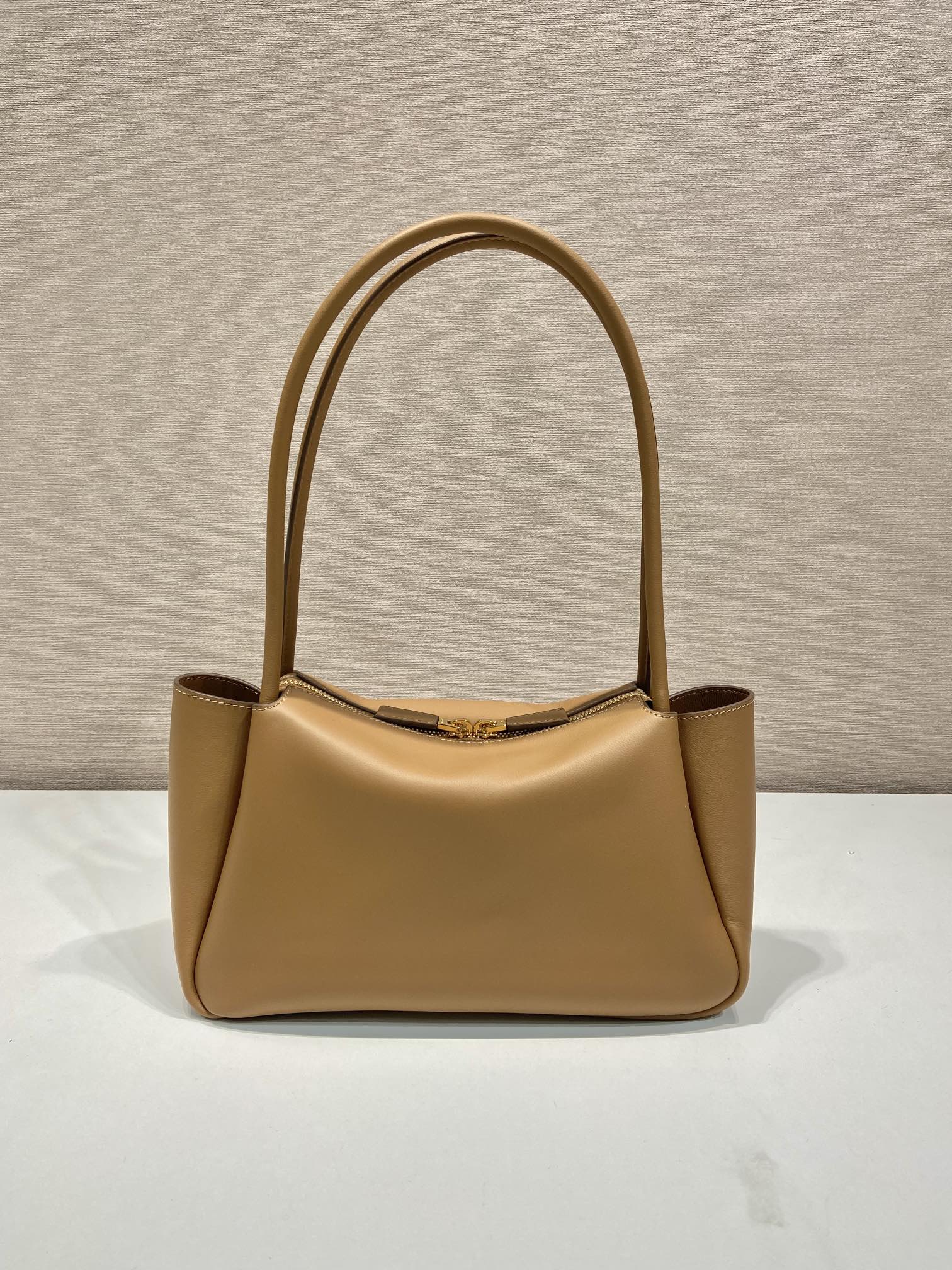 PRA 28 LARGE BEIGE CALFSKIN HANDBAG mysite
