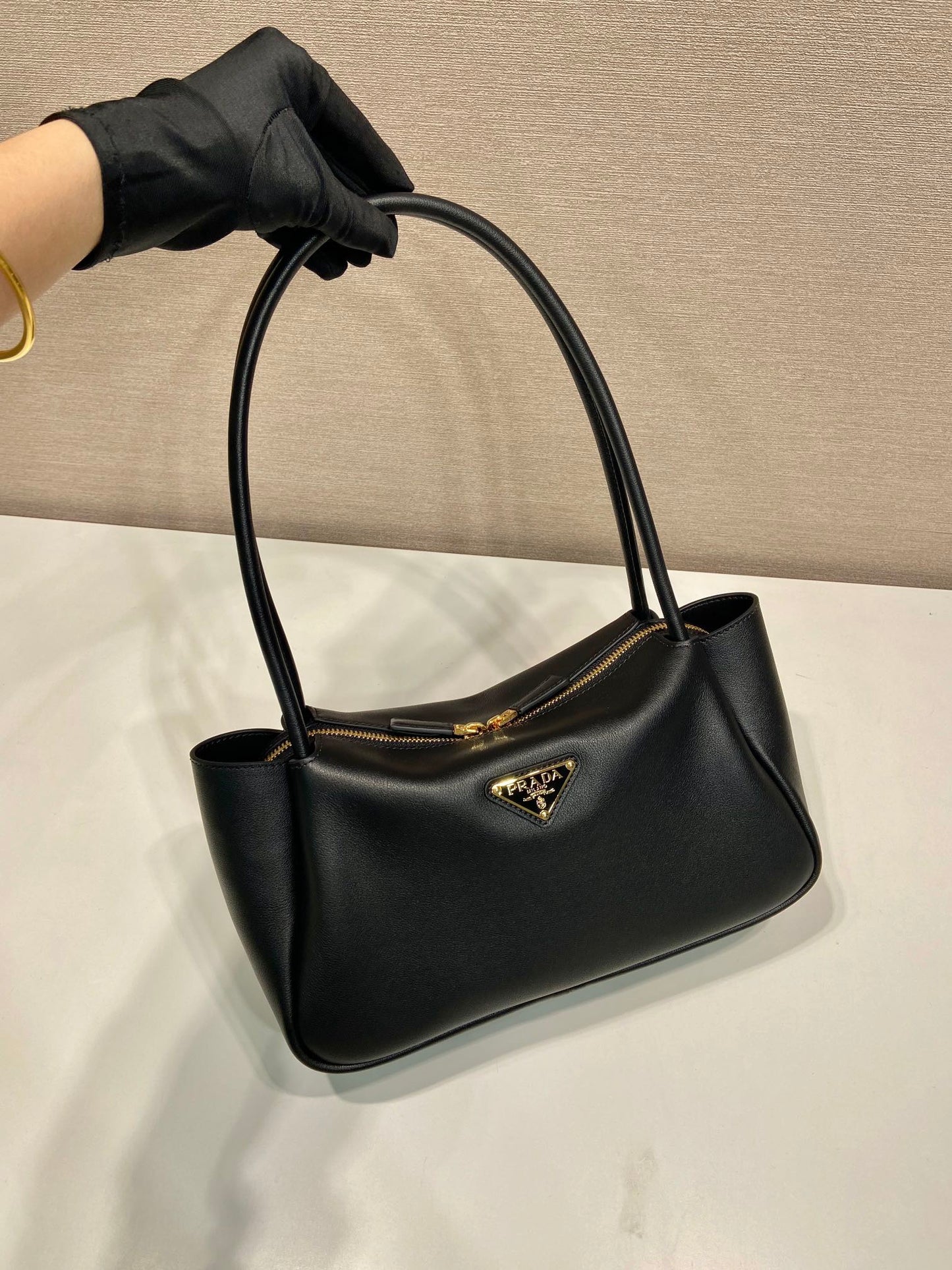 PRA 28 LARGE BLACK CALFSKIN HANDBAG mysite