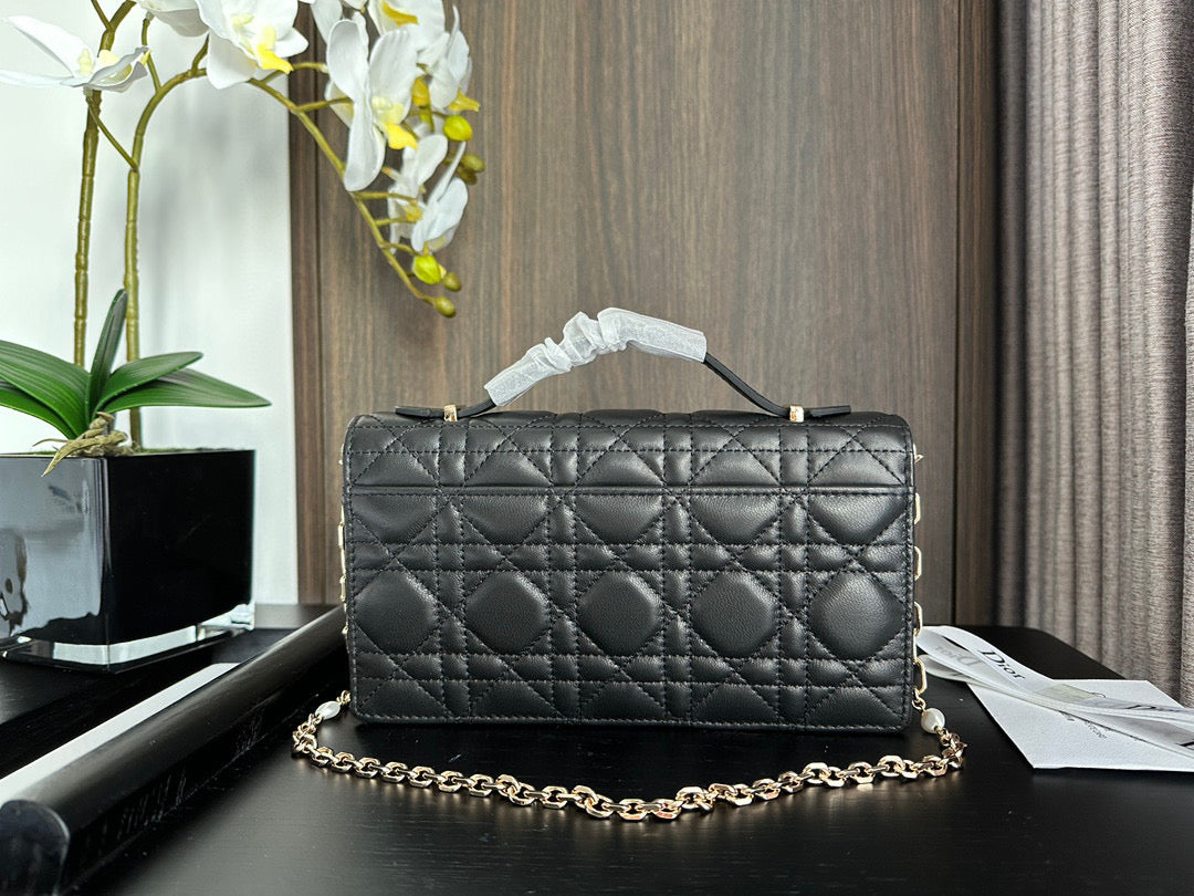 MISS CD 21CM BLACK LAMBSKIN mysite