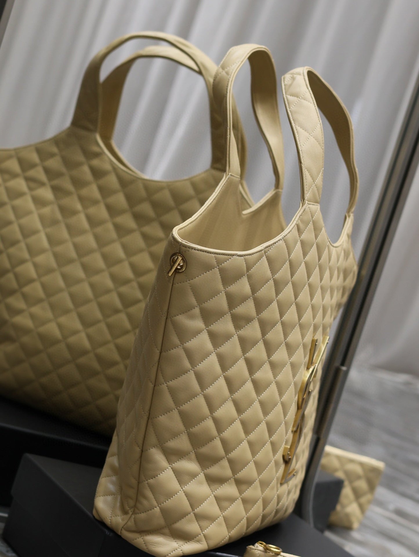ICARE MAXI SHOPPING BAG IN QUILTED BEIGE LAMBSKIN mysite