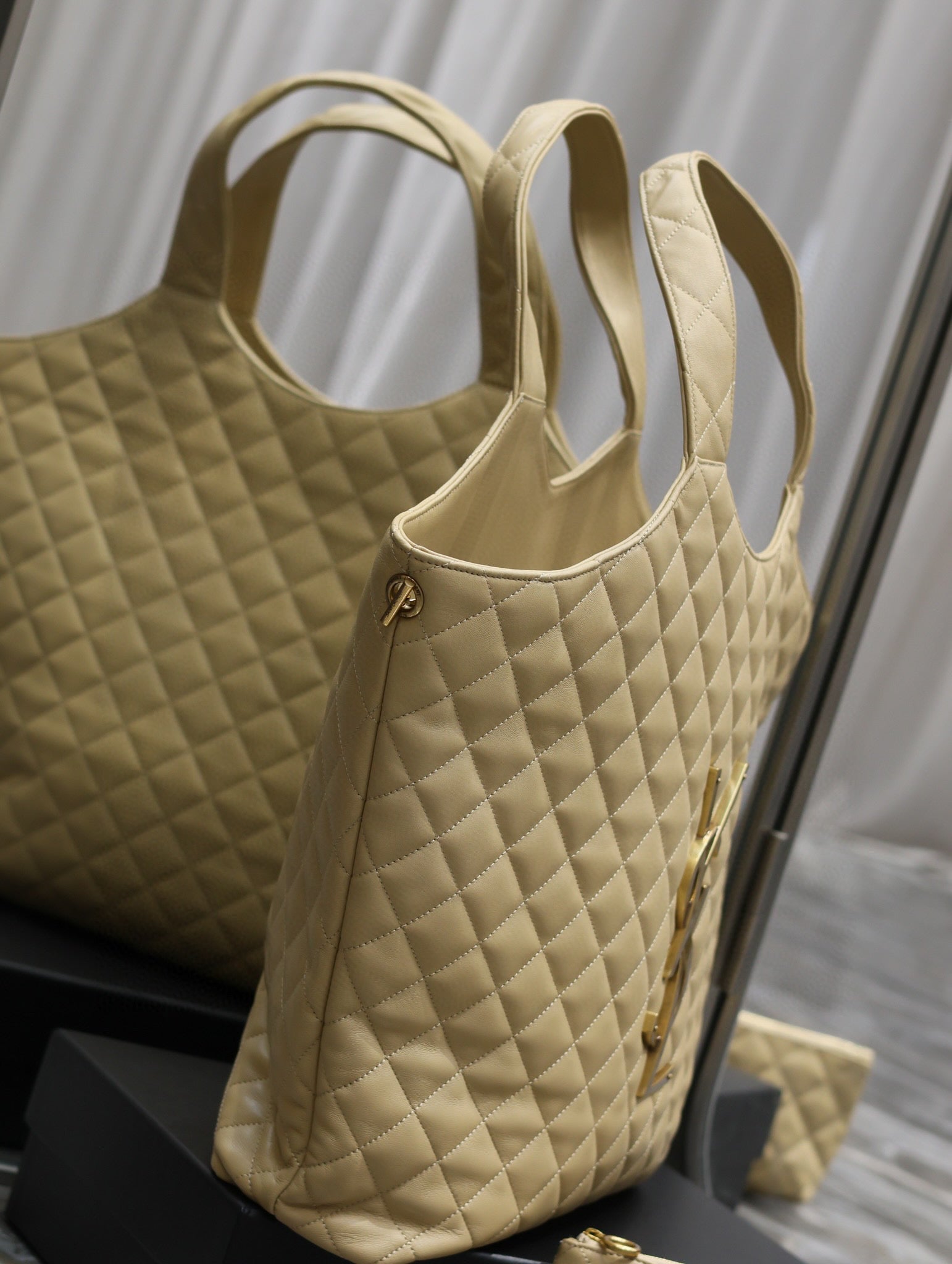 ICARE MAXI SHOPPING BAG IN QUILTED BEIGE LAMBSKIN mysite