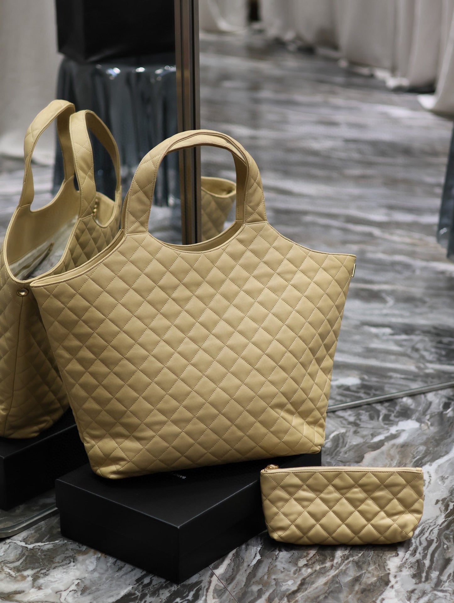 ICARE MAXI SHOPPING BAG IN QUILTED BEIGE LAMBSKIN mysite