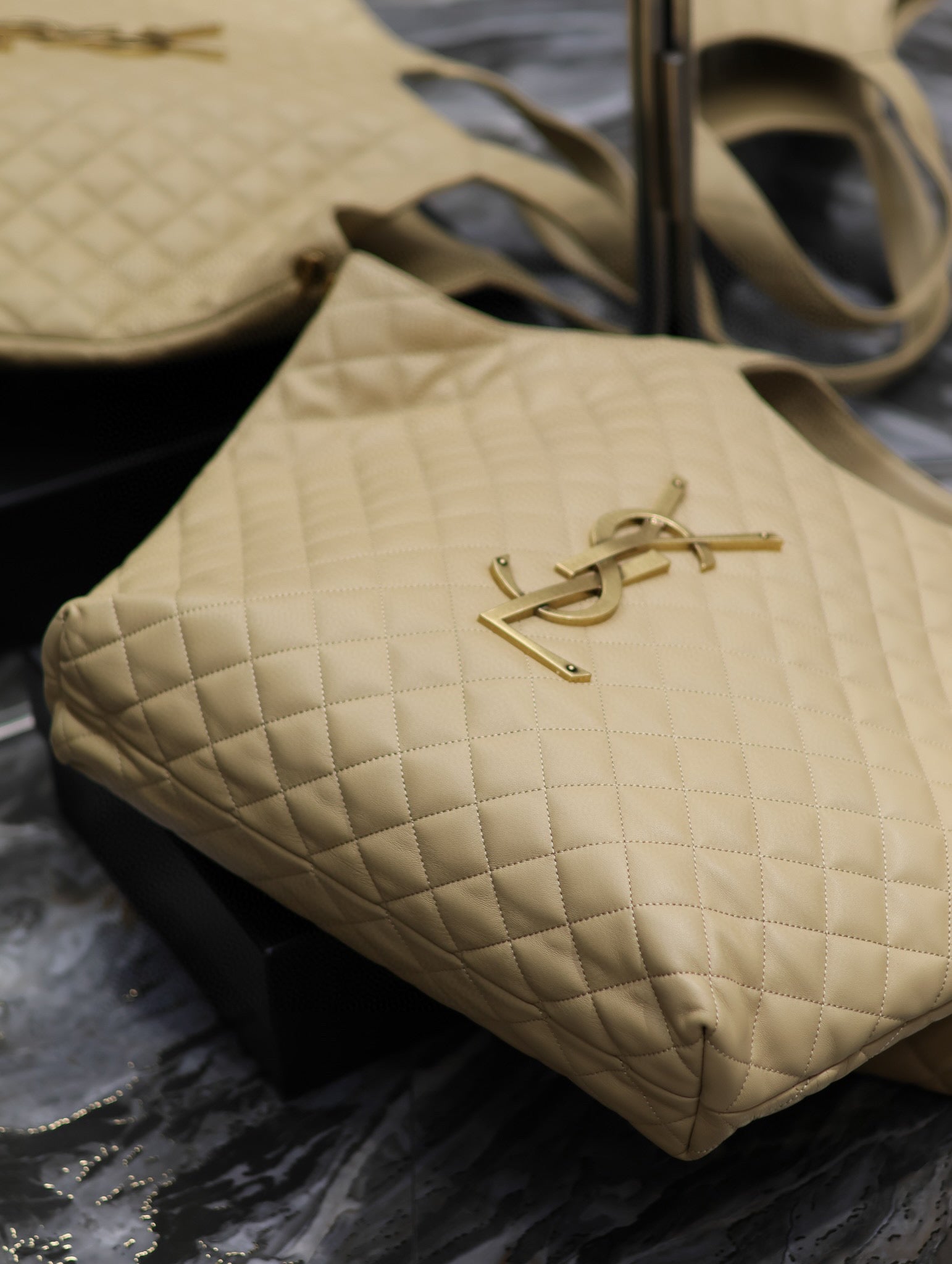ICARE MAXI SHOPPING BAG IN QUILTED BEIGE LAMBSKIN mysite