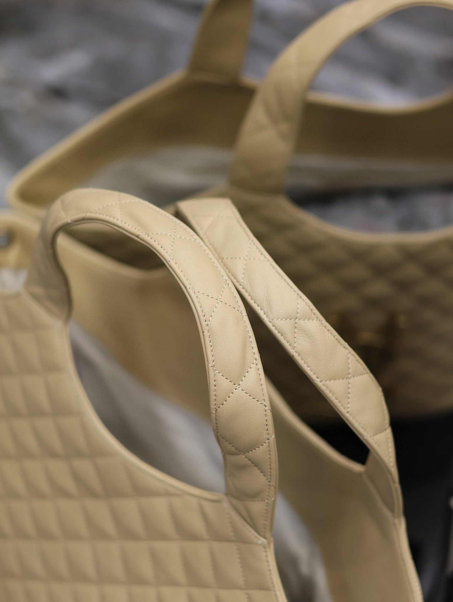 ICARE MAXI SHOPPING BAG IN QUILTED BEIGE LAMBSKIN mysite