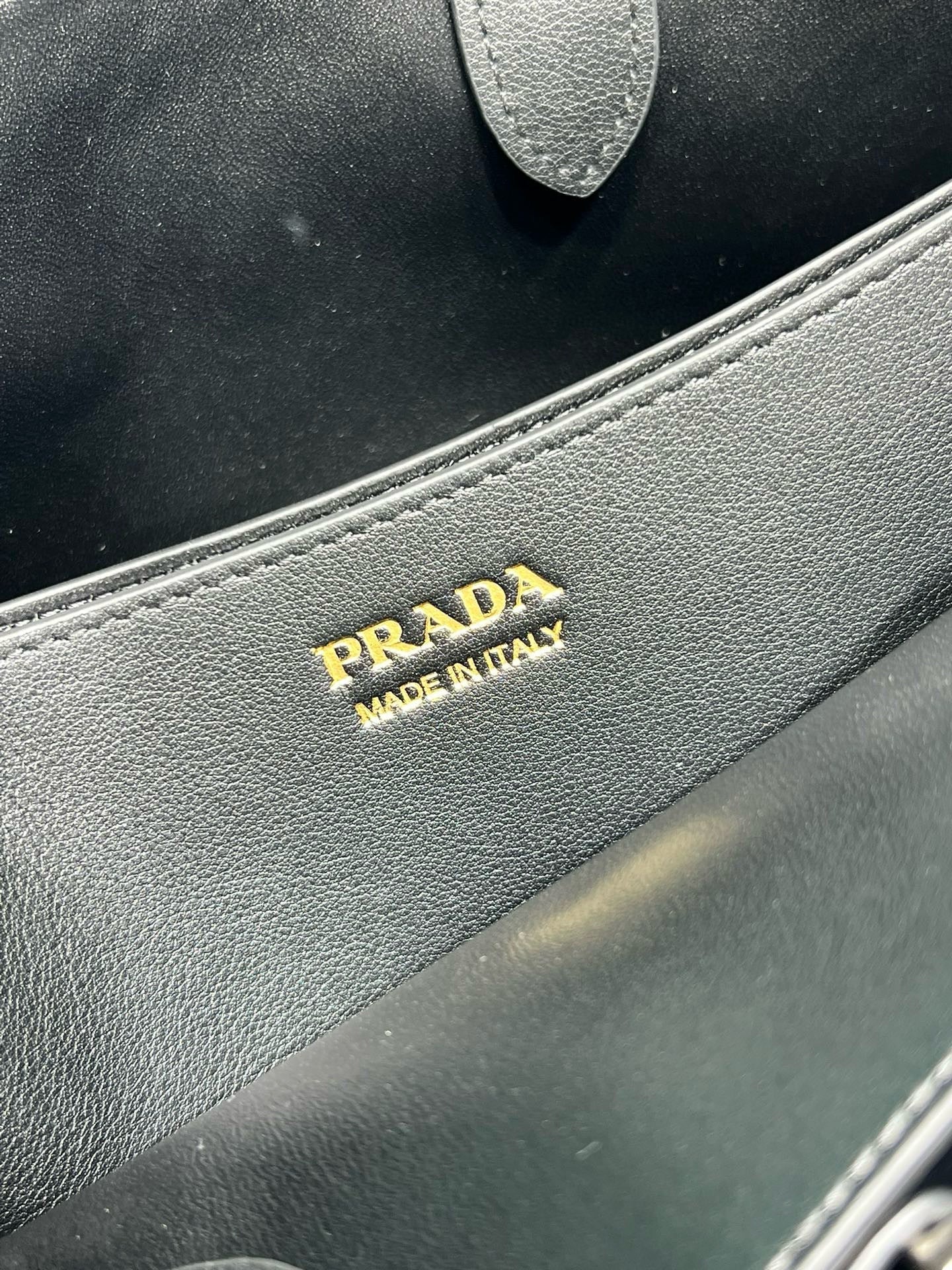 pra buckle medium 35cm black calfskin gold hardware mysite