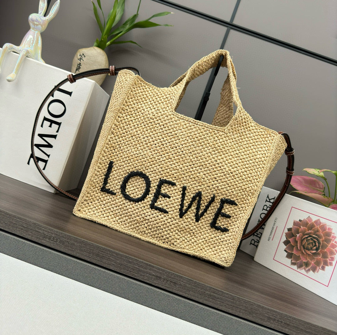 LOE MEDIUM 30 FONT TOTE IN NATURAL RAFFIA mysite