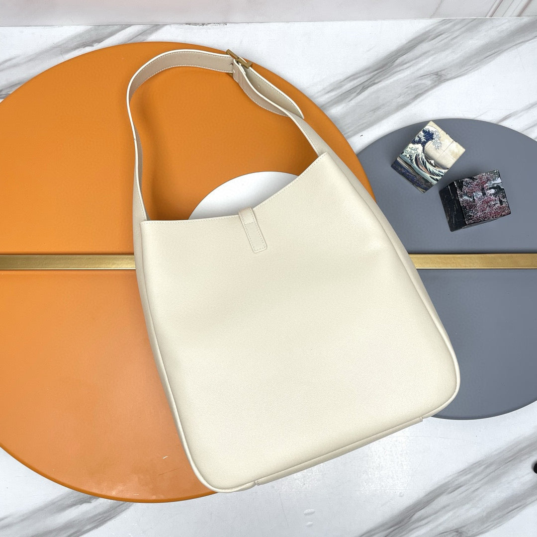 Le 5 a 7 Supple Large hobo bag in ivory leather ghw mysite