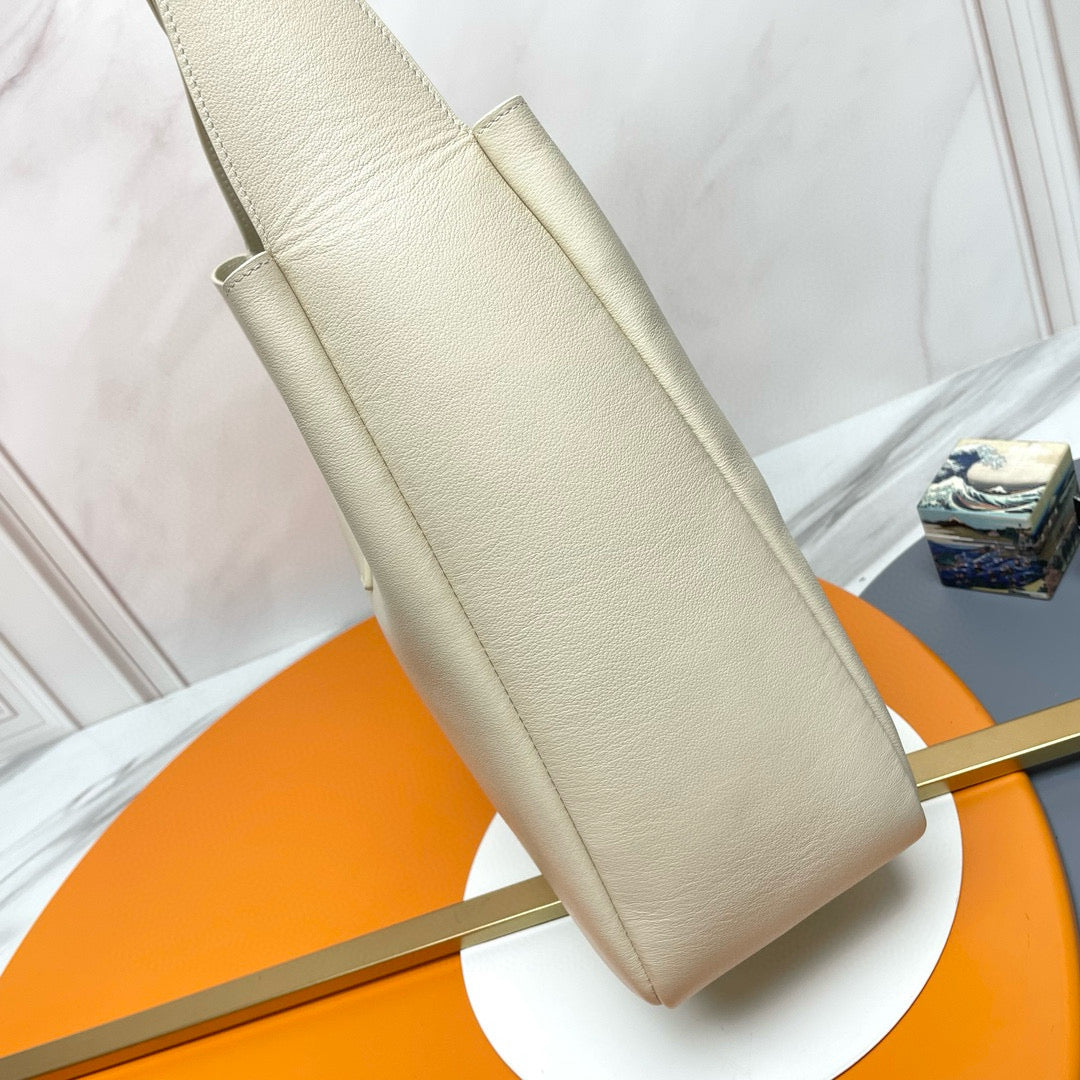 Le 5 a 7 Supple Large hobo bag in ivory leather ghw mysite