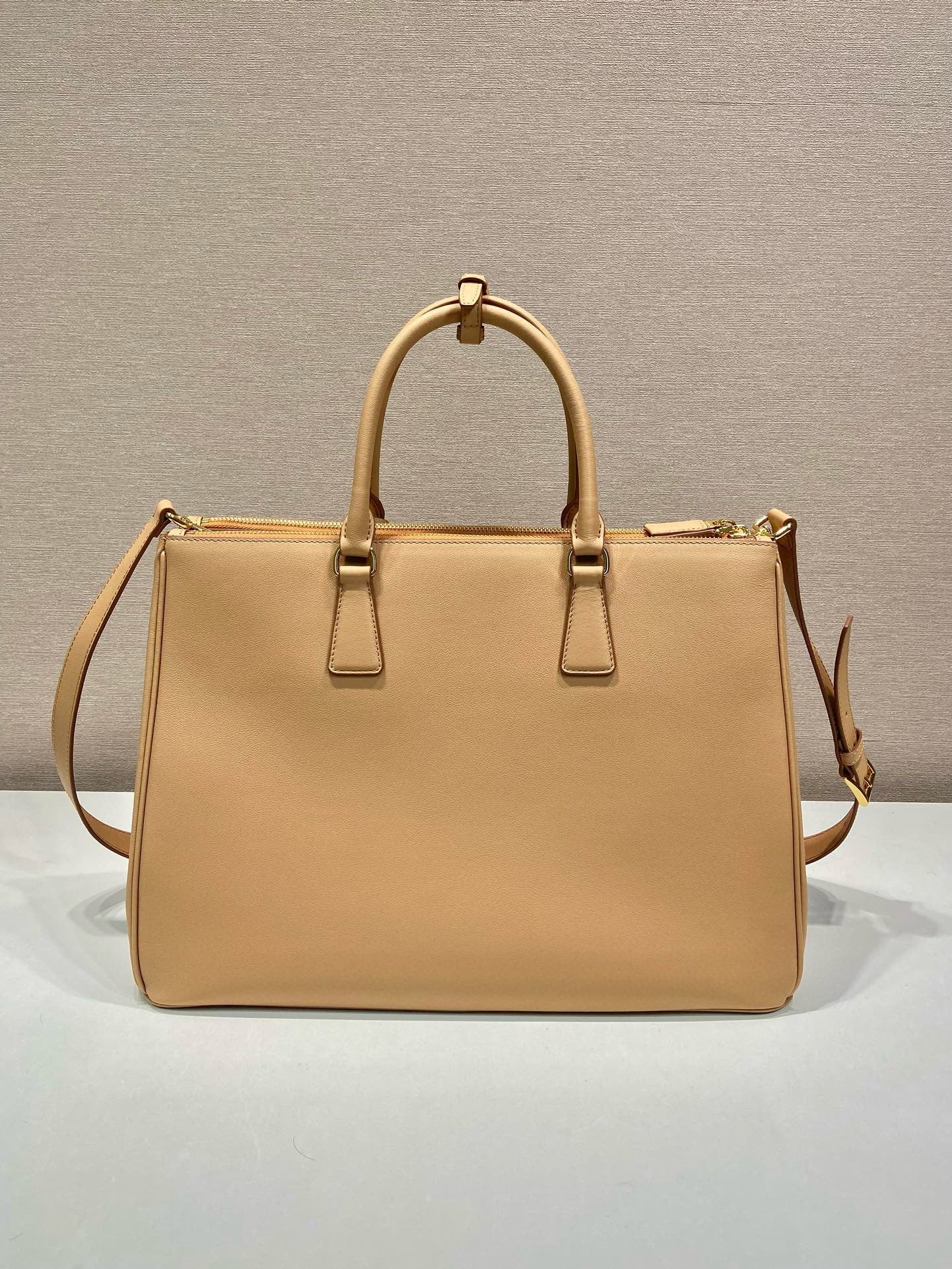 Large Prada Galleria Saffiano leather bag Sand Beige mysite