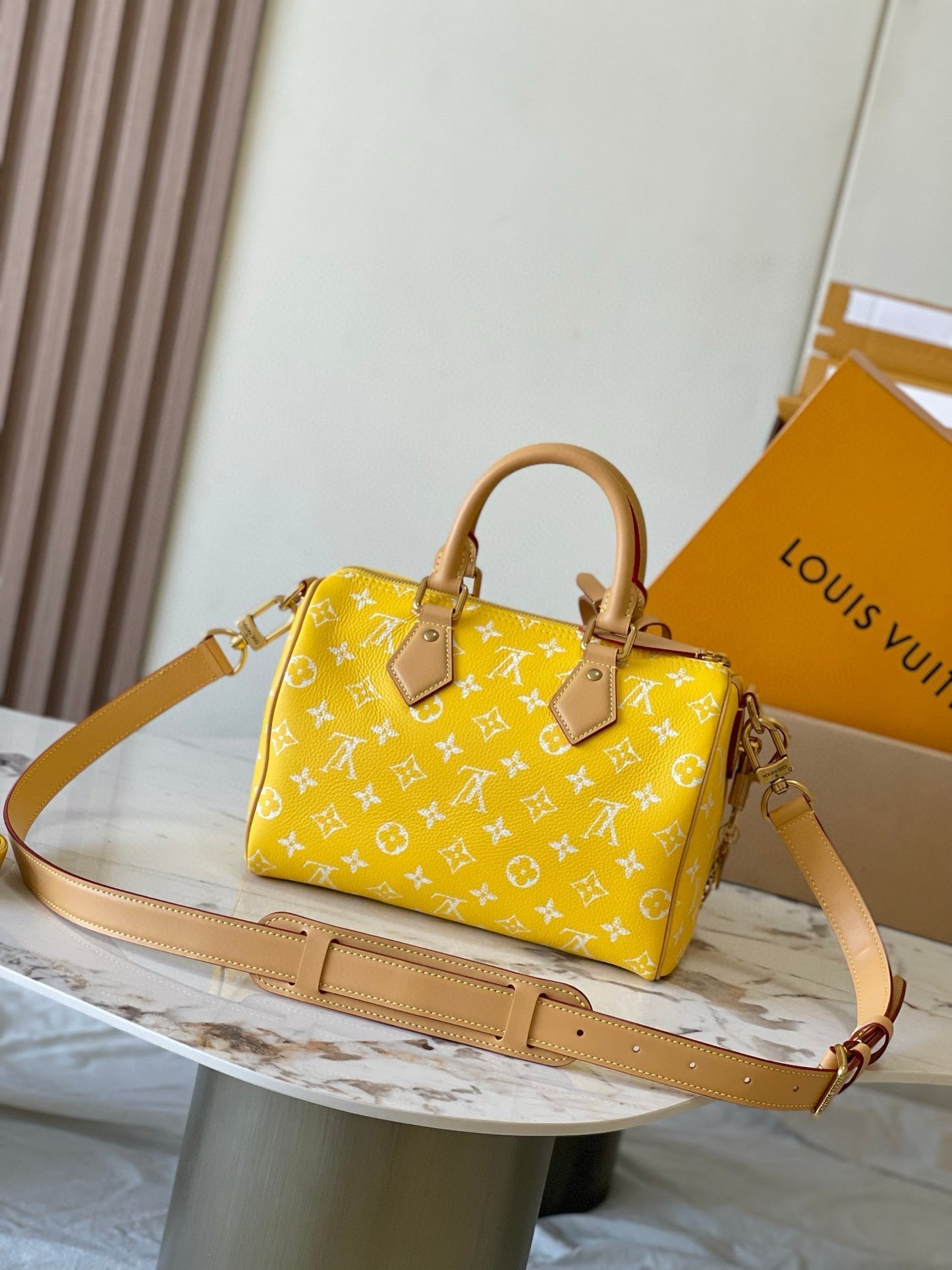 speedy p9 bandouliere 25cm yellow calfskin mysite