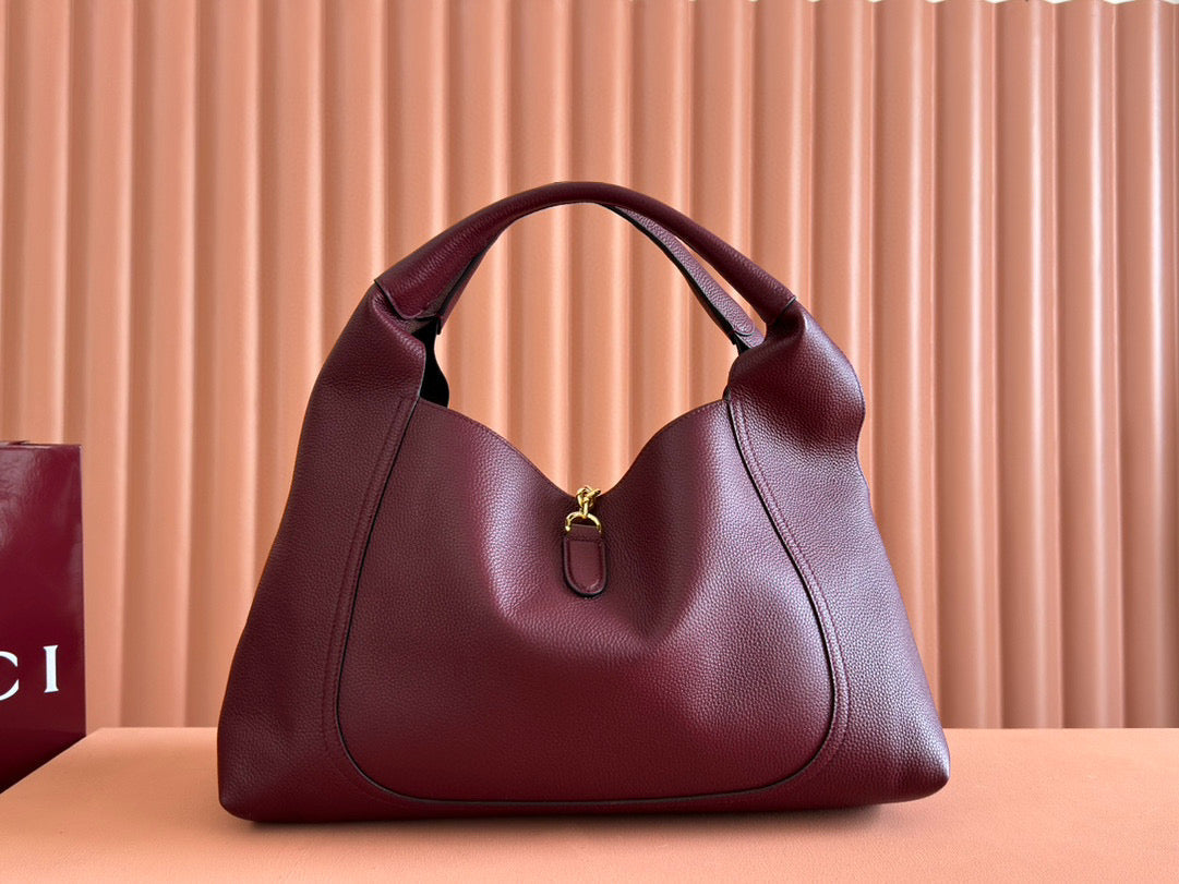 GG Softbit Shoulder Bag 46cm Burgundy Grained Calfskin Gold Hardware mysite
