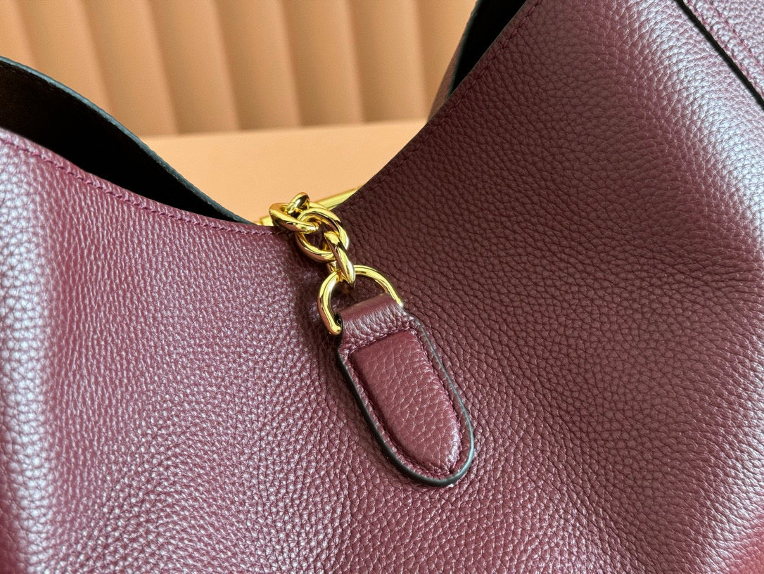 GG Softbit Shoulder Bag 46cm Burgundy Grained Calfskin Gold Hardware mysite