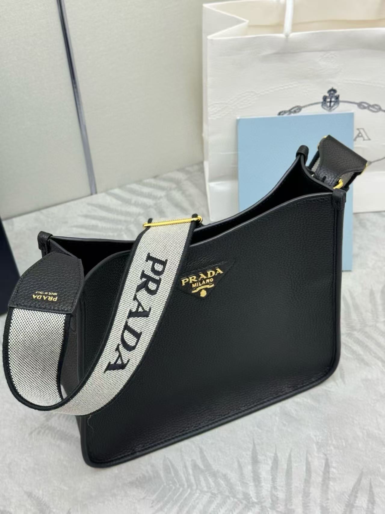 Prada 30cm Bag Black Calfskin Canvas mysite