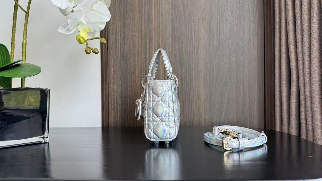 CD MINI LADY 12 SILVER PATENT LAMBSKIN mysite