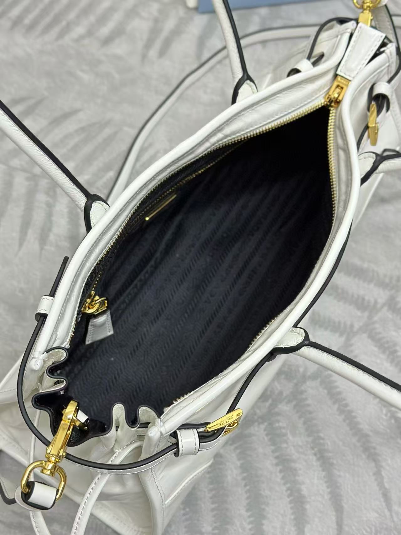 Prada Bonnie Medium Handbag 32cm White Calfskin mysite