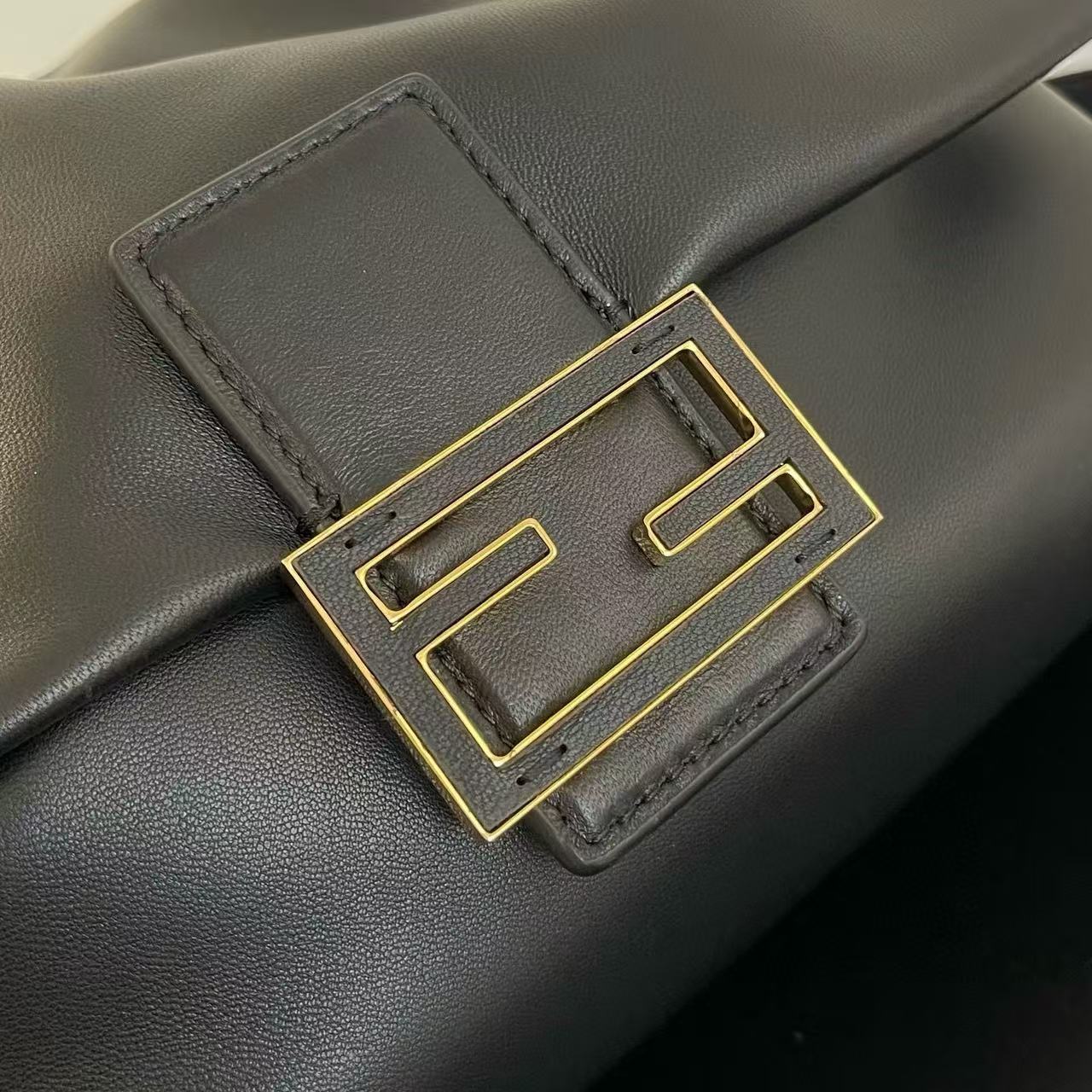 Fendi Mamma Baguette Drawstring Shoulder Bag Black Nappa Leather mysite