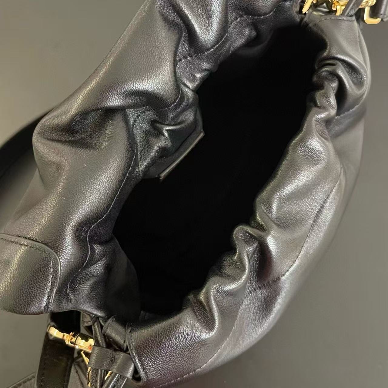 Fendi Mamma Baguette Drawstring Shoulder Bag Black Nappa Leather mysite