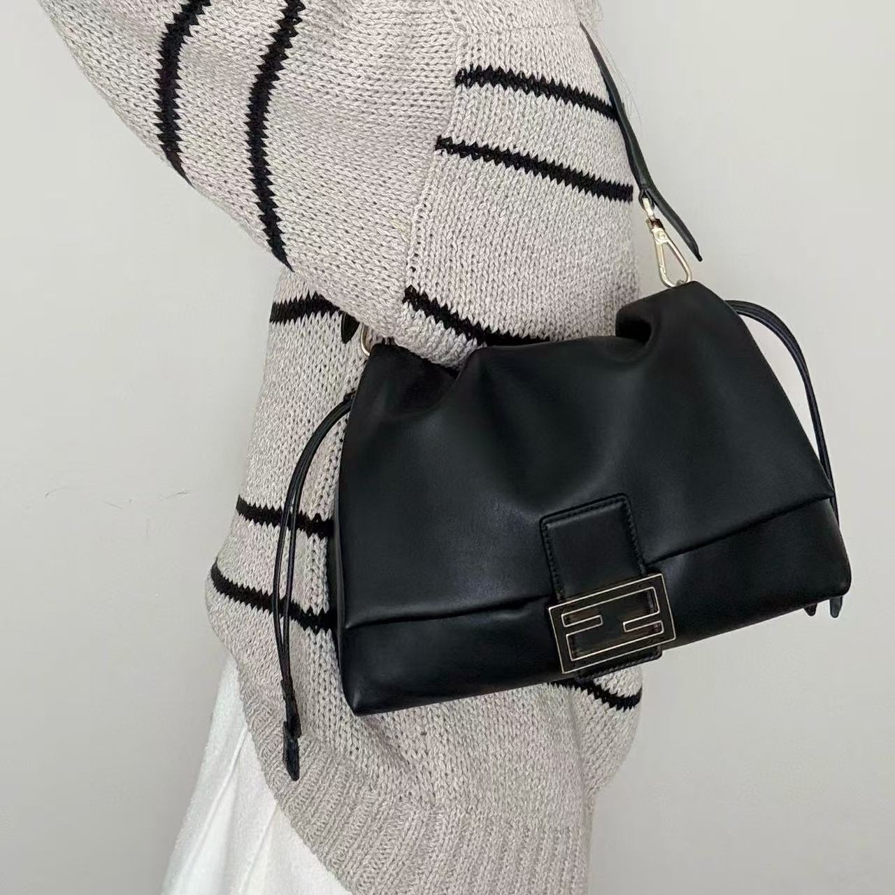 Fendi Mamma Baguette Drawstring Shoulder Bag Black Nappa Leather mysite