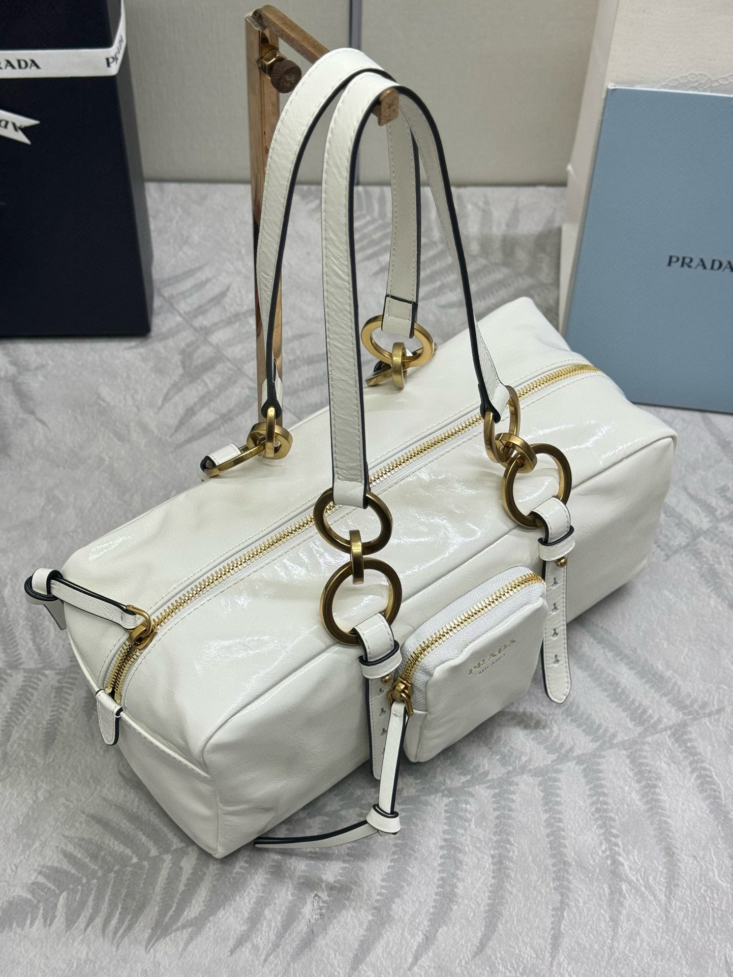 DANGLE TOP HANDLE BAG 30 IN WHITE PATENT CALFSKIN mysite