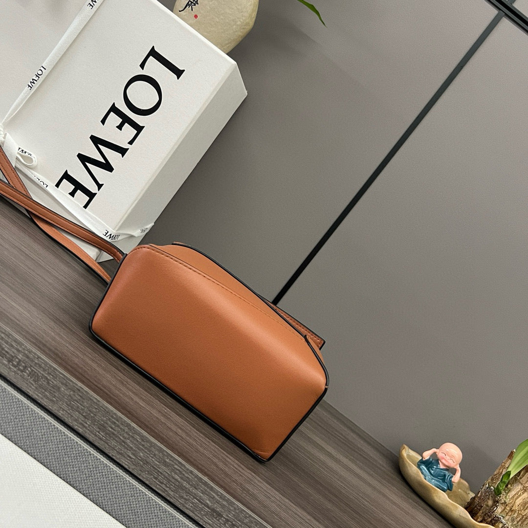 LOE MINI 18 PUZZLE BAG IN GOLD CALFSKIN mysite