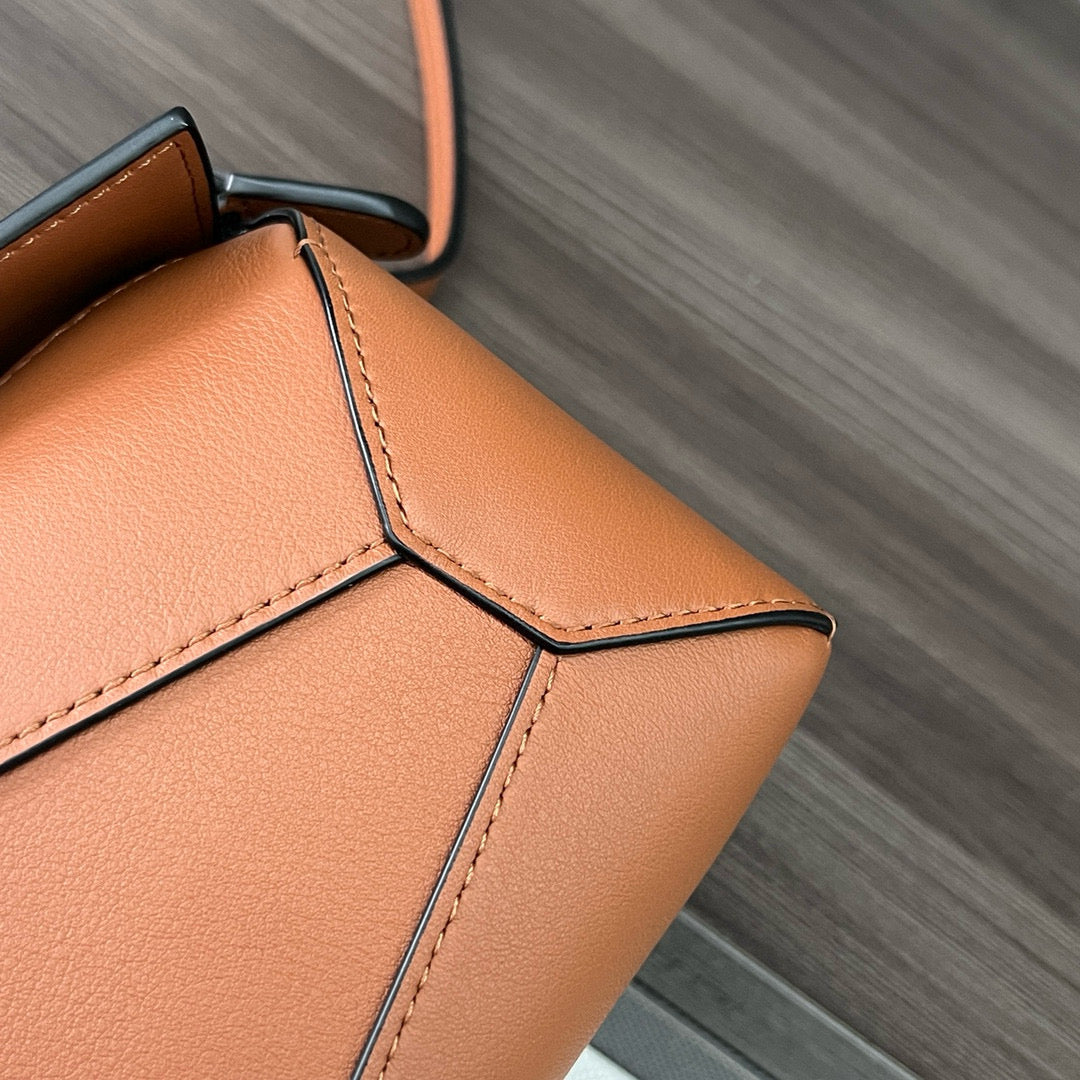 LOE MINI 18 PUZZLE BAG IN GOLD CALFSKIN mysite