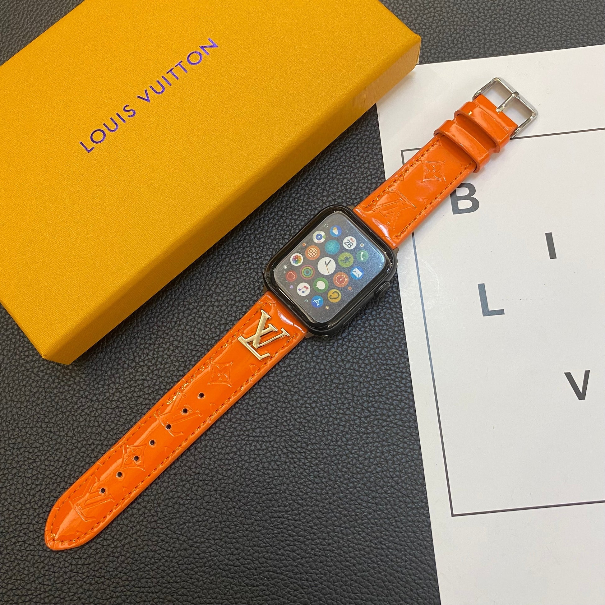 GLOSSY LEATHER APPLE WATCH STRAP LUXURY METAL LOGO mysite