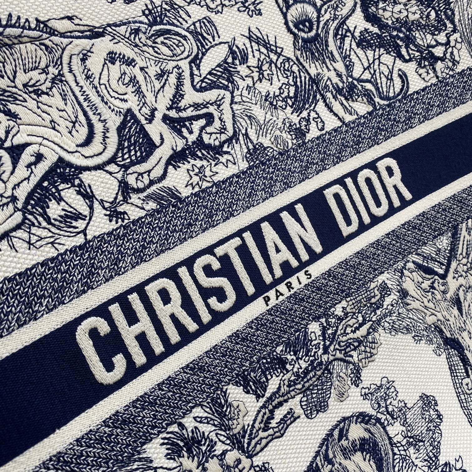 Dior Book Tote Large Blue Toile de Jouy Embroider - 42 x 35 x 18.5 cm mysite