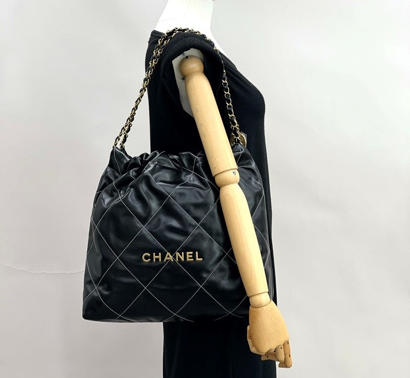 Chanel 22 Handbag 23B Shiny Calfskin Black Chain Quilt 35  x 37 x 7 cm mysite