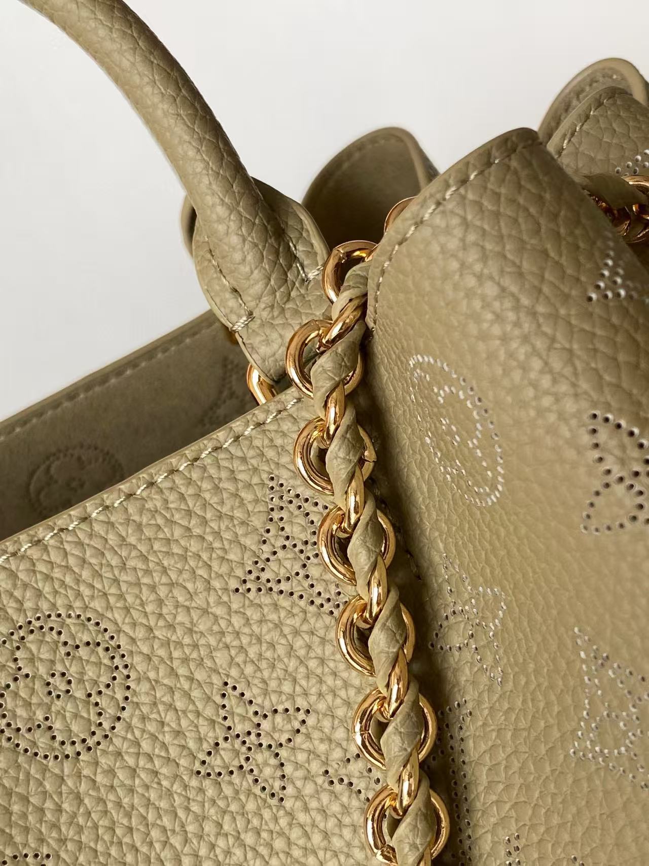 BELLA TOTE 32 IN ROSEMARY PERFORATED CALFSKIN GOLD HARDWARE mysite