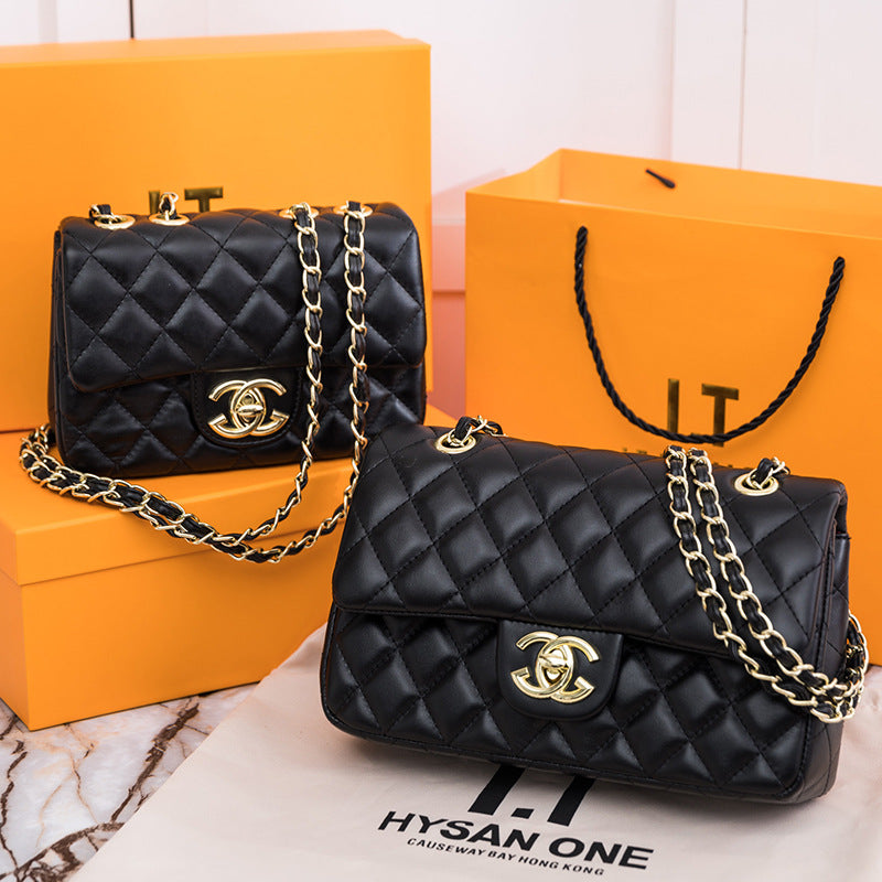 Chanel ℂ𝔽 𝗖𝗹𝗮𝘀𝘀𝗶𝗰 𝗙𝗹𝗮𝗽 in Black Lambskin mysite