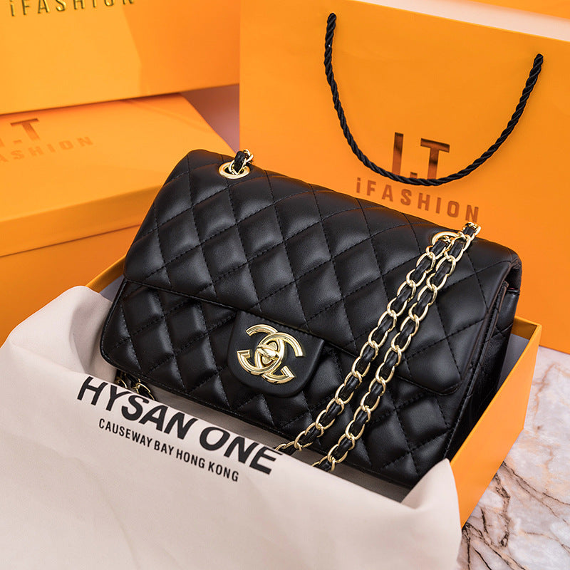 Chanel ℂ𝔽 𝗖𝗹𝗮𝘀𝘀𝗶𝗰 𝗙𝗹𝗮𝗽 in Black Lambskin mysite