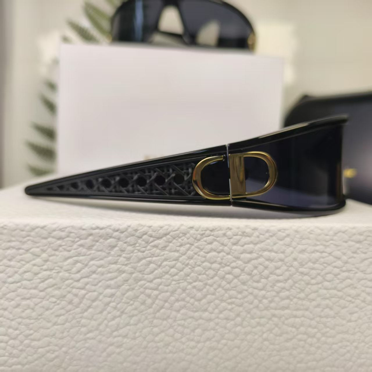Luxury Large Frame Sunglasses Y-0882 Luxcases.shop