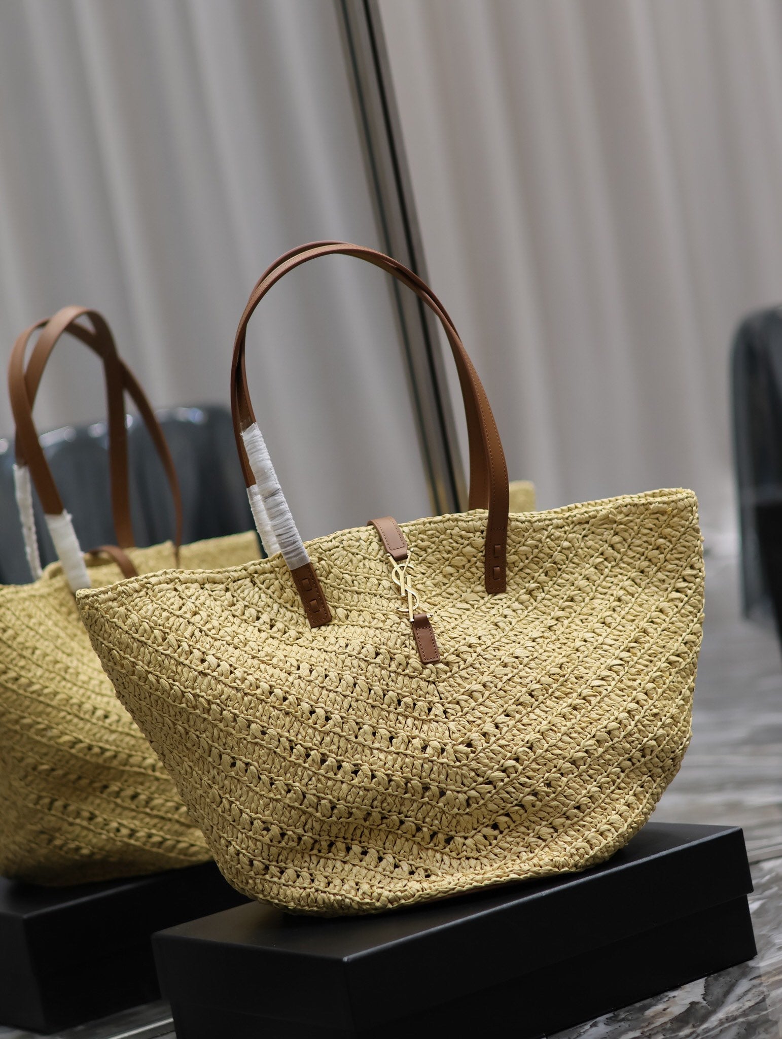 YSL PANIER MEDIUM IN RAFFIA AND VEGETABLE-TANNED LEATHER mysite