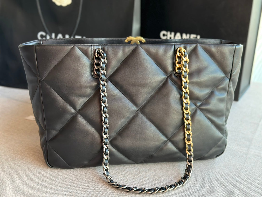 Chanel 19 Shopping Bag 41 Black Lambskin 24 x 41 x 10 cm mysite